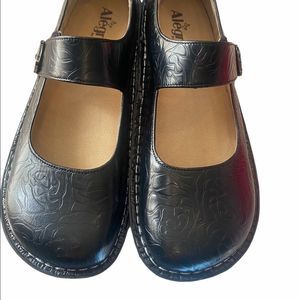 New Alegria Paloma Black Embossed Rose Mary Jane Shoes  EU 40 US 9